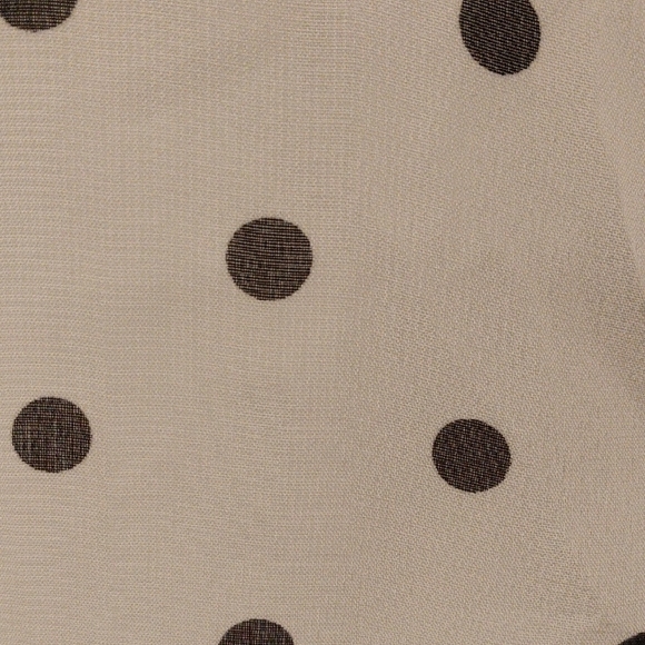 Elegant White Polka Dot Sleeveless Blouse - Picture 5 of 7